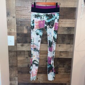 Lululemon Speed Tight III *All Full-On Pigment Wave Multi / Black / Regal Plum